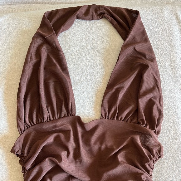 AU 10, US 6 - Beginning Boutique Brown Ruched Constance Mini Dress - Picture 5 of 8